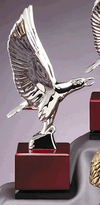 OCDAE465 - 12-1/4" NIckel Plated American Eagle Resin Trophy - Click Image to Close